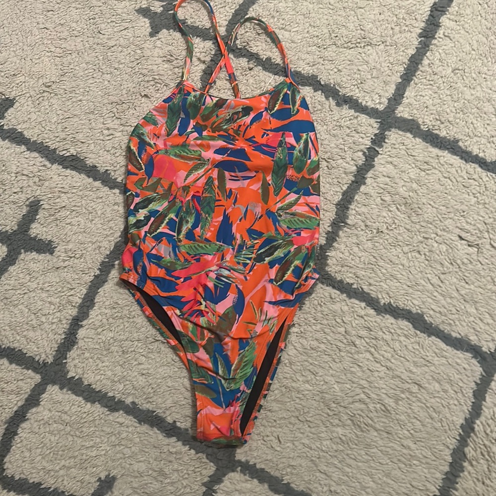 Jolyn one piece size 30